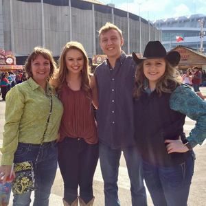 Meet your Posher, Emily